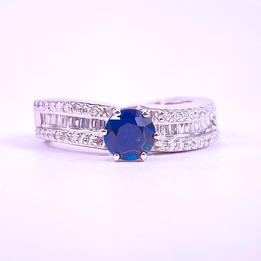 18K White Gold Ring with 0.84ct Round Brilliant Ceylon Sapphire & Diamonds