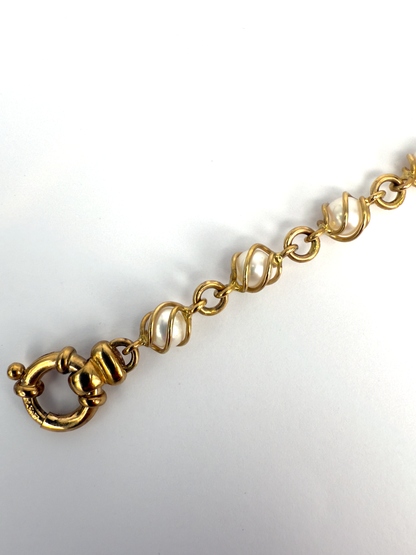 9K Yellow Gold Bracelet with Freshwater Pearl and Twisted Wire Design